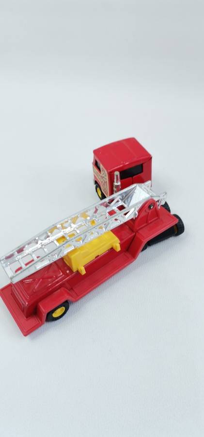 VINTAGE BUDDY L FIRE TRUCK AND TRAILER MADE IN JAPAN TIN PLATE AND PLASTIC