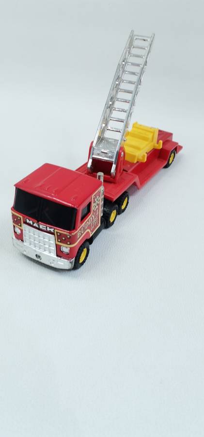 VINTAGE BUDDY L FIRE TRUCK AND TRAILER MADE IN JAPAN TIN PLATE AND PLASTIC