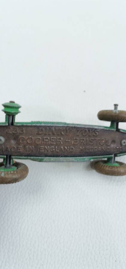 RARE VINTAGE DINKY TOYS COOPER BRISTOL MADE IN ENGLAND MACCANO 233!!!!