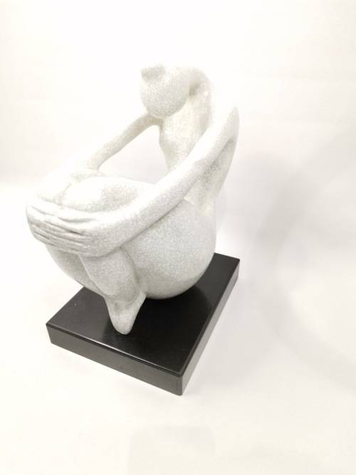 Absolutely stunning designer Marble Sculpture to heavy to ship collection only!!!!