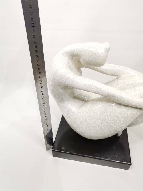 Absolutely stunning designer Marble Sculpture to heavy to ship collection only!!!!