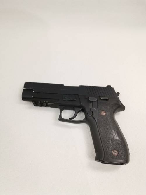 Realistic metal team 6 9mm Para sig f226 gas gun for spairs  and missing magazine box not tested!!!!