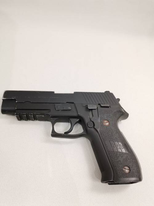 Realistic metal team 6 9mm Para sig f226 gas gun for spairs  and missing magazine box not tested!!!!