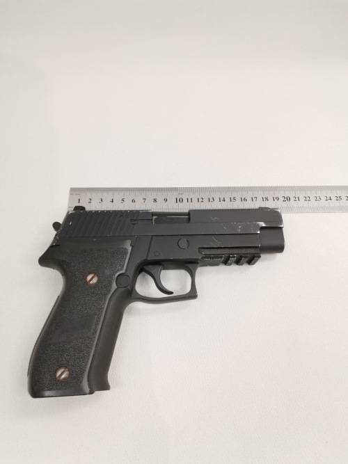 Realistic metal team 6 9mm Para sig f226 gas gun for spairs  and missing magazine box not tested!!!!