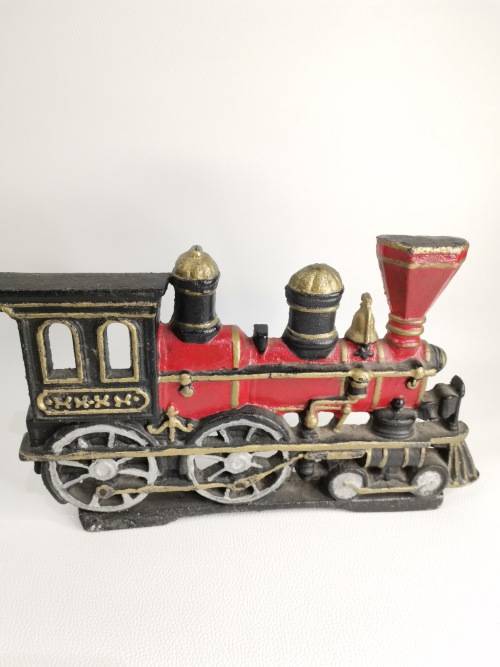 SOLID CAST IRON TRAIN 26CM IN LENGTH!!!!
