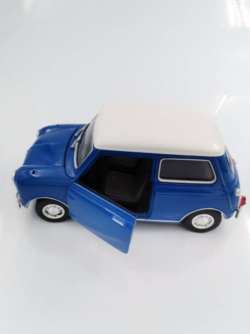 ORIGINAL DIE CAST MINI COOPER SCALE 1/18!!!!