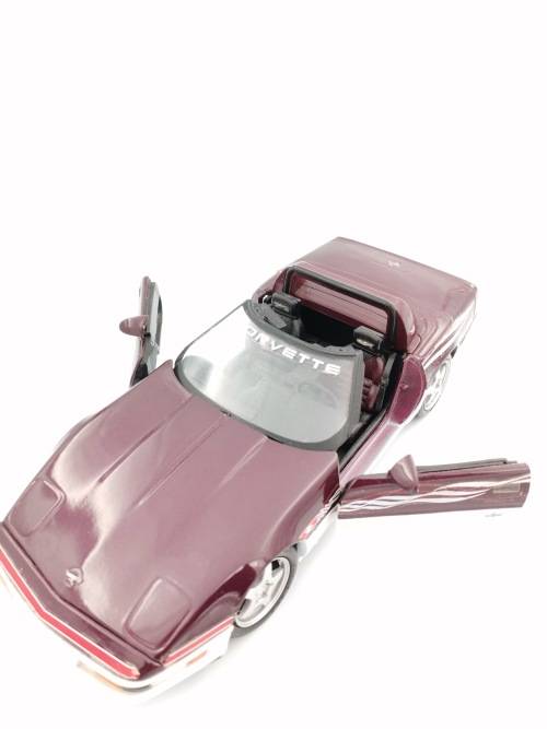 ORIGINAL HIGHLY DETAILED CORVETTE DIE CAST SCALE 1 /18!!!!
