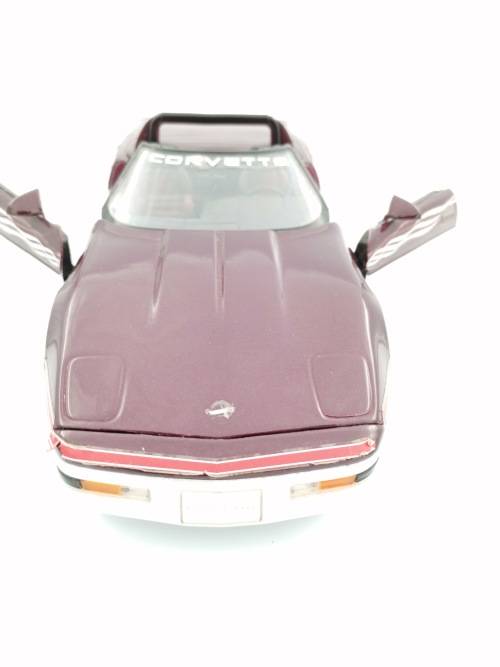ORIGINAL HIGHLY DETAILED CORVETTE DIE CAST SCALE 1 /18!!!!