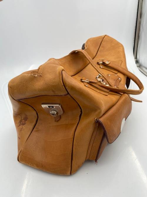 MASSIVE VINTAGE LEATHER TRAVEL BAG MADE IN ENGL WITH SERIAL NUMBERS !!!!!