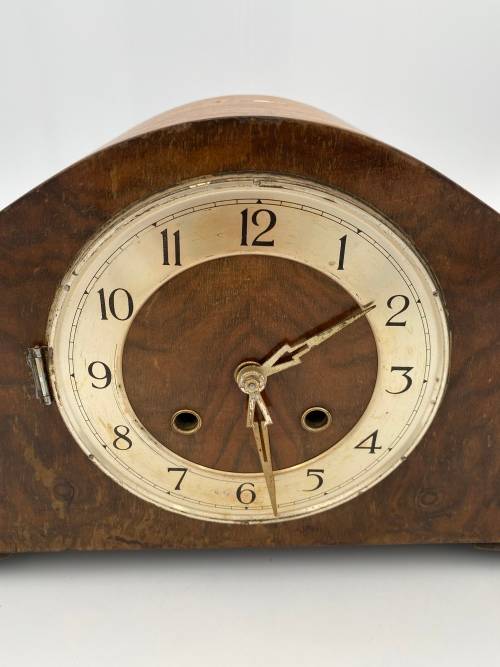 VINTAGE WOODEN CLOVK NOT TESTED 42CM TALL AS SEEN ON PICTURES!!!!