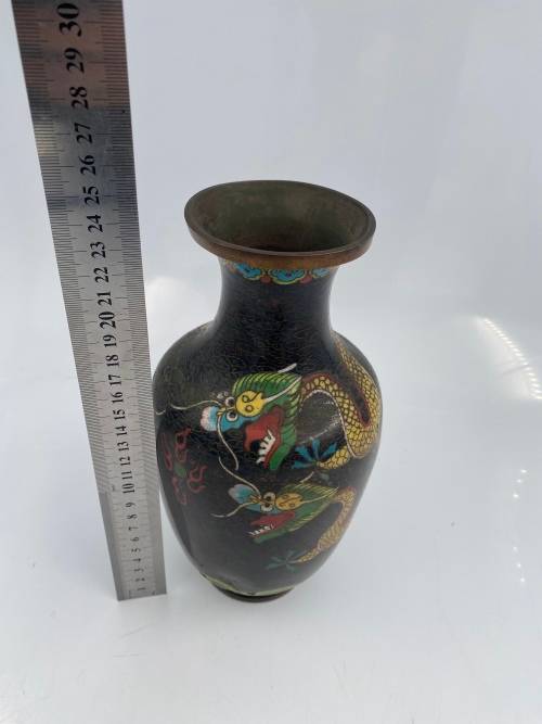 25CM TALL CLASON DRAGON VASE HAS DAMAGEDS STILL A STUNNING PIECE AS SEEN ON PICTURES !!!!