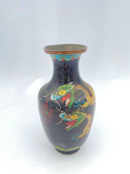 25CM TALL CLASON DRAGON VASE HAS DAMAGEDS STILL A STUNNING PIECE AS SEEN ON PICTURES !!!!