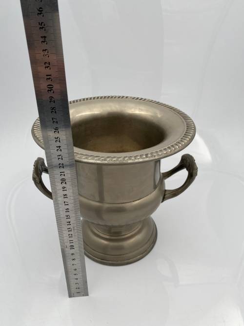 24CM TALL DISPLAY PIECE!!!!