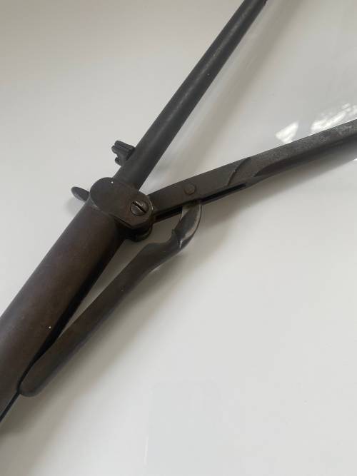 ANTIQUE RARE AIR RIFFLE AS SEEN ON PICTURES FOR DISPLAY !!!!