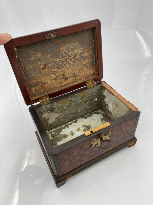 ANTIQUE WOODEN TEA CADDY DAMAGED!!!
