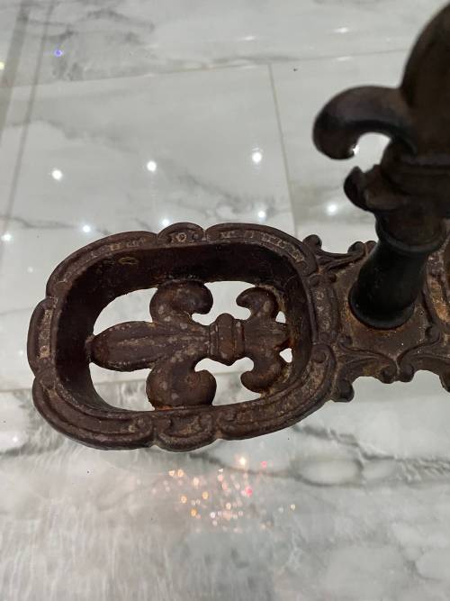 CAST IRON DISPLAY PIECE!!
