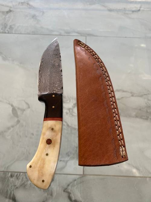 BEAUTIFUL KNIFE IN LEATHER POUCH 22CM TALL !!!