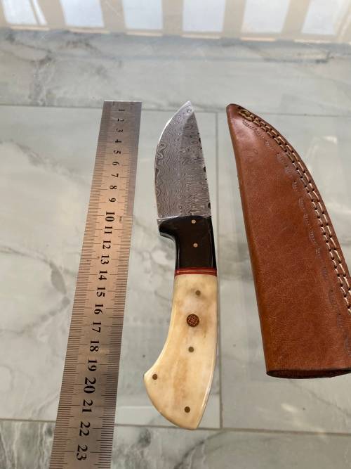 BEAUTIFUL KNIFE IN LEATHER POUCH 22CM TALL !!!
