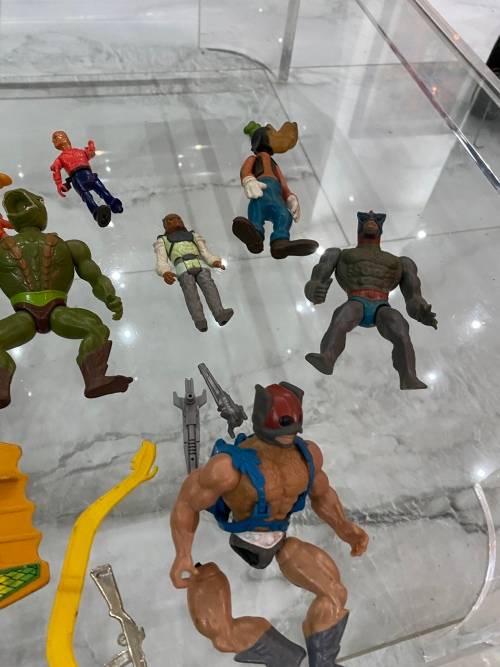 LARGE COLLECTION OF MASTER OF THE UNIVERSE ACTION FIGURES AND SPARES WITH WEAPONS BID FORL ALL!!