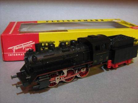 FLEISCHMANN 4125 0-6-0 STEAM LOCOMOTIVE & TENDER VGC - BOXED
