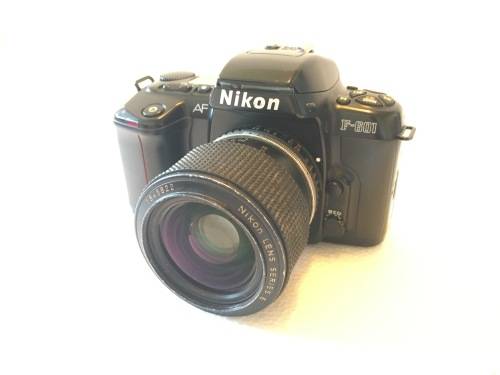 Nikon AF F-601 35m film camera