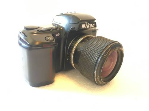 Nikon AF F-601 35m film camera