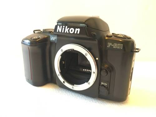 Nikon AF F-601 35m film camera