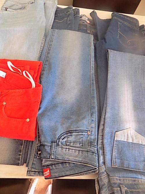 10 x Pairs of Secondhand Wearable Jeans in Good Condition for One Bid
