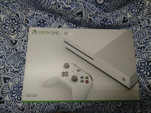 XBOX one 500GB with FIFA 17 Brand new sealed