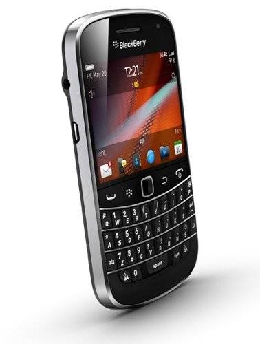 BRAND NEW BLACKBERRY BOLD 9900 5MP FLASH 3G HD VIDEO 1.2GHz