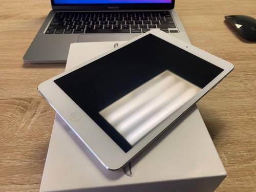 Apple iPad Mini 2 | 16GB | Wifi + Cellular | Silver | Quick Delivery