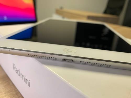 Apple iPad Mini 2 | 16GB | Wifi + Cellular | Silver | Quick Delivery