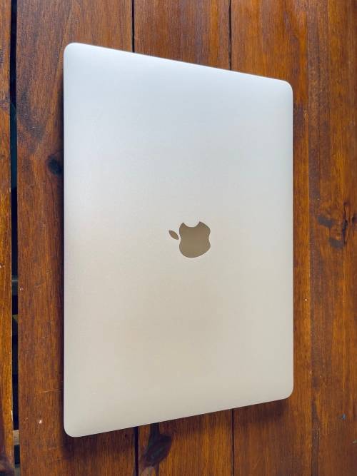 13-inch MacBook Air (Retina, 2018, 128GB SSD, 8GB RAM) Quick Delivery