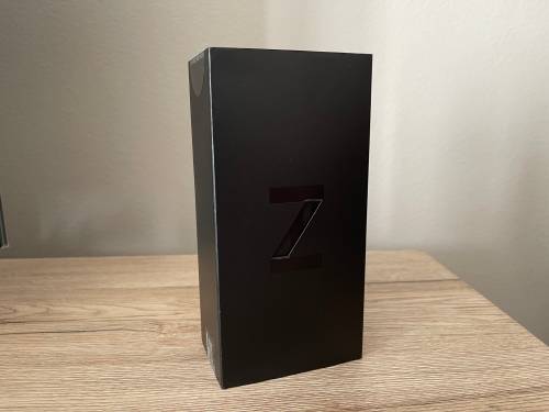 Samsung Galaxy Z Flip | 256GB | Mirror Black | 12 Month Warranty | Quick Delivery