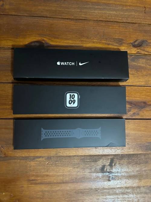 Apple Watch Series SE Nike Edition | 44mm | GPS + Cellular | Silver | Quick Delivery