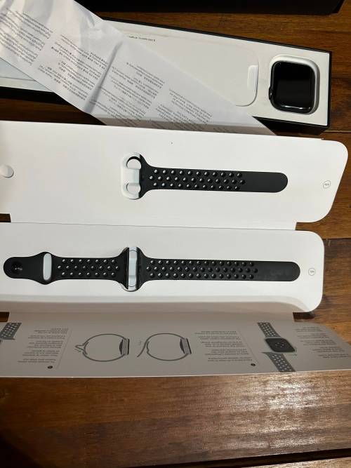 Apple Watch Series SE Nike Edition | 44mm | GPS + Cellular | Silver | Quick Delivery
