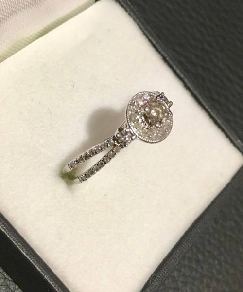 EYE CLEAN DIAMOND RING / WHITE GOLD - with CERTIFICATE