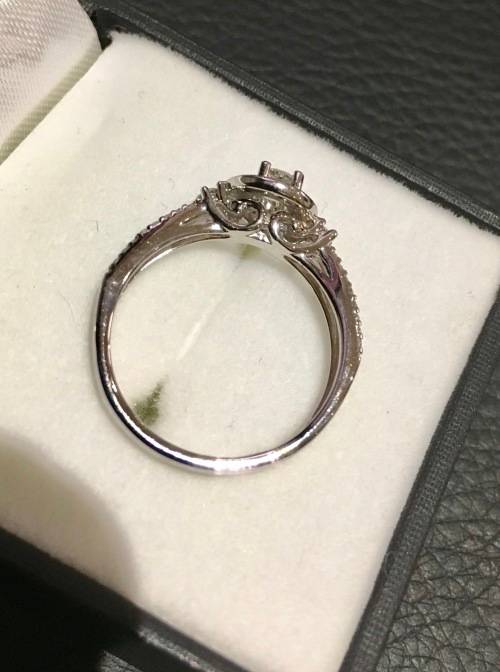 EYE CLEAN DIAMOND RING / WHITE GOLD - with CERTIFICATE