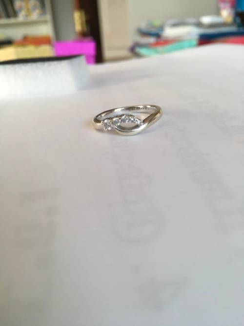 BROWNS 9k White Gold Diamond Ring and 18k Pendant Set - Certificate Included
