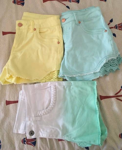 WOOLWORTHS 3 KIDS Shorts Size 13-14 Yrs Old - Excellent Condition
