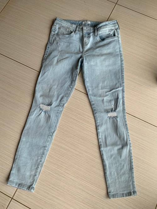 GUESS JEANS