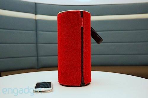BRAND NEW Libratone Zipp speakers