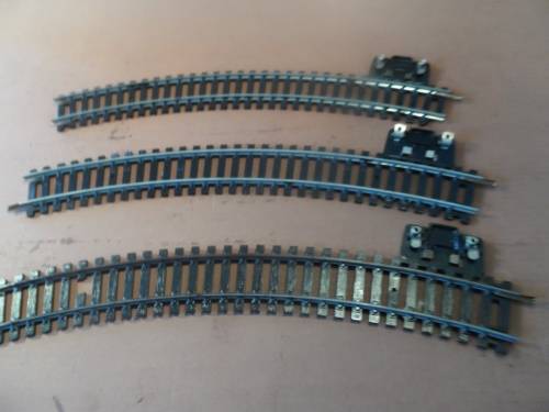 LIMA  HO RAILWAY  TRACKS 3 X N3030 CURVES WITH POWERCLIPS