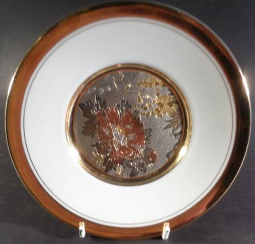 CHOKIN FINE WHITE PORCELAIN PLATE 24 kt. GOLD RIMMED 'EARLY SUMMER "