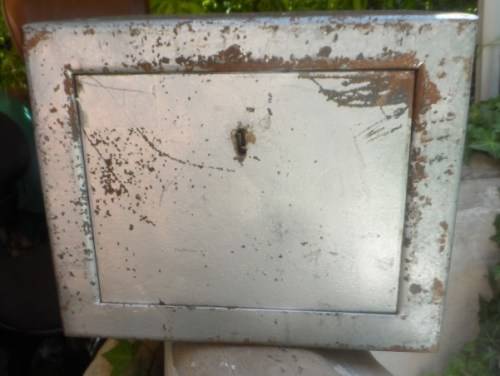 SAFE :   WALL SAFE STEEL