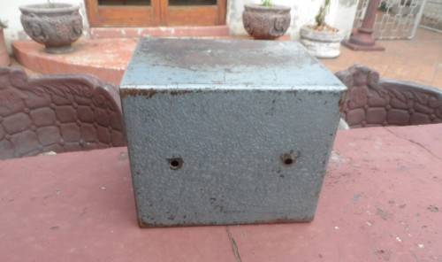 SAFE :   WALL SAFE STEEL