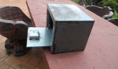 SAFE :   WALL SAFE STEEL