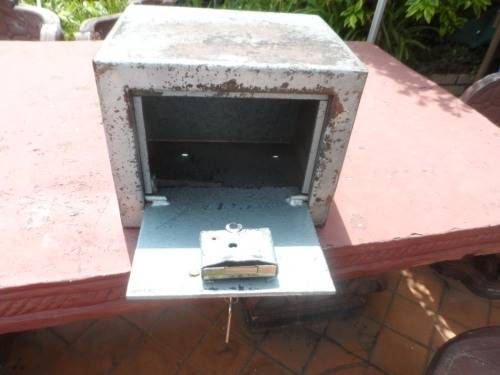 SAFE :   WALL SAFE STEEL