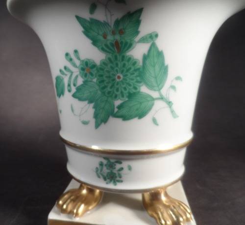 HEREND HUNGARY VINTAGE PORCELAIN  CACHEPOT  / DECORATIVE VASE