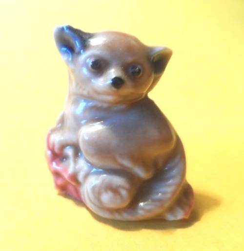 WHIMSIE MINIATURE SOLID PORCELAIN FIGURE " BUSH BABY "